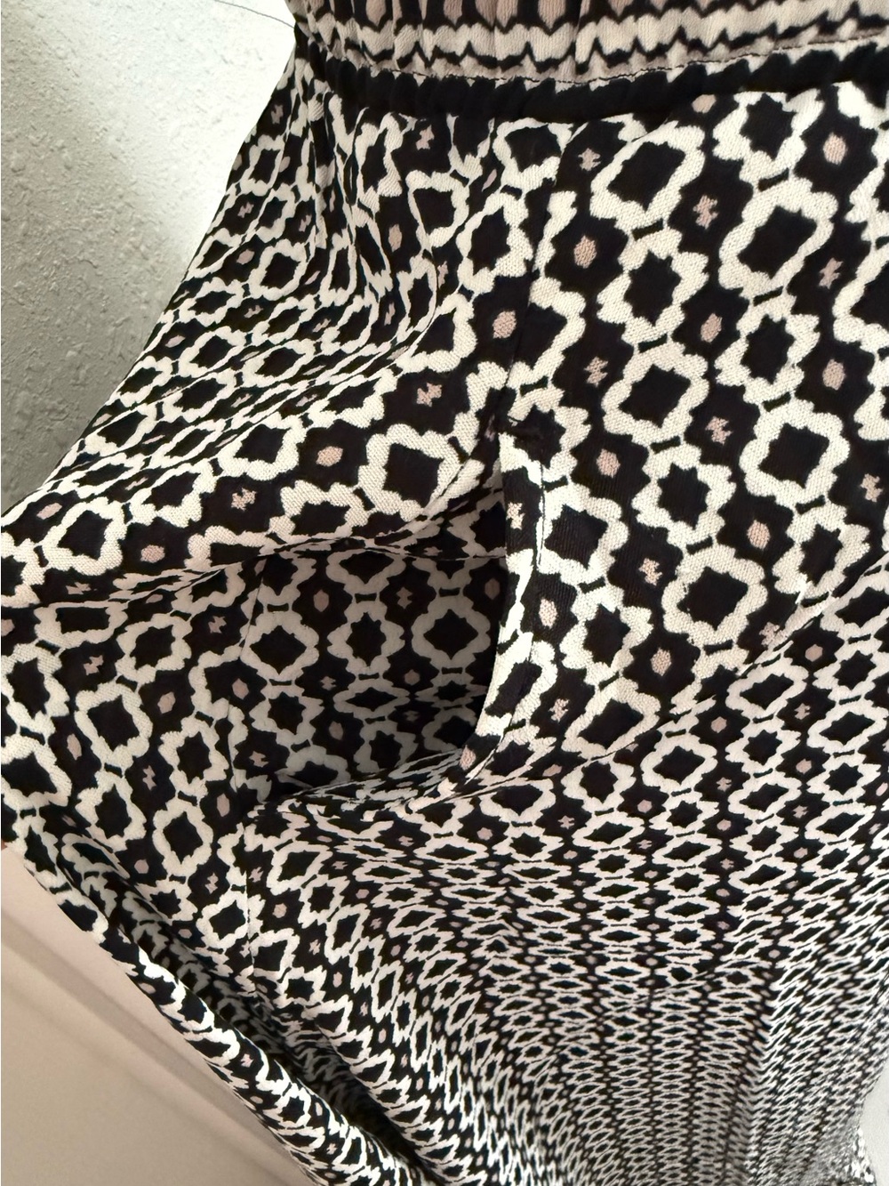 Max Studio Black and White Geometric Maxi Skirt - Picture 2 of 4